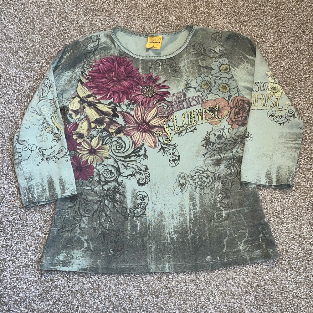 Katina Marie - Sage green Y2k Indie All over graphic 3/4 sleeve top